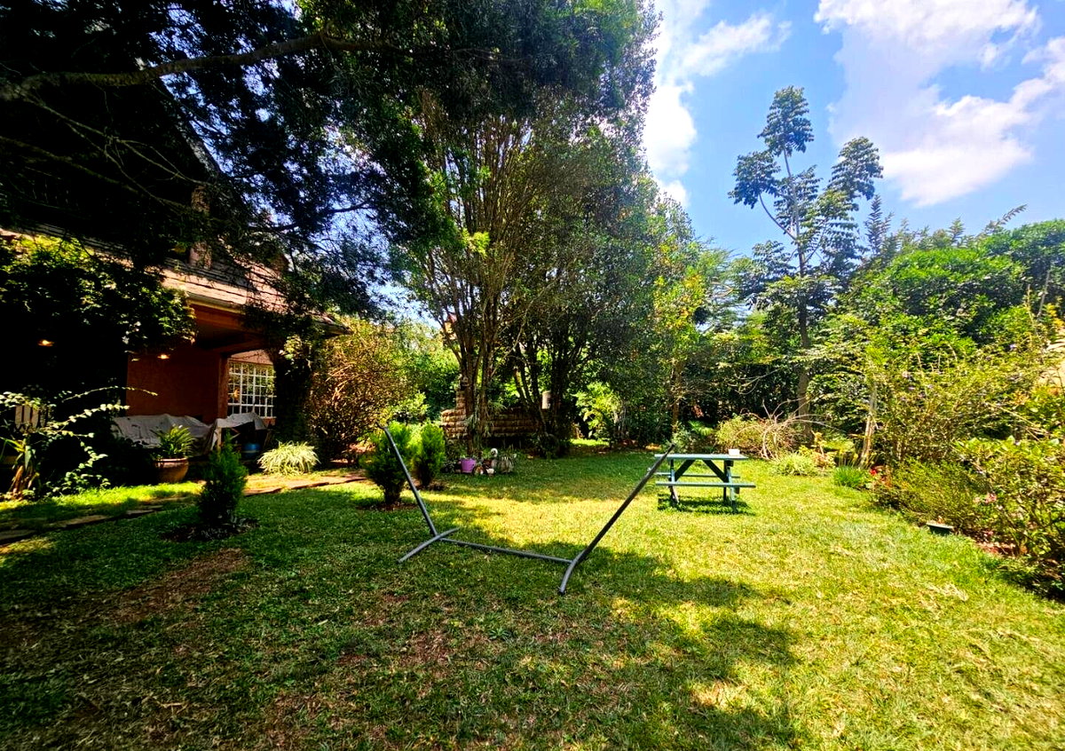 4-Bed Townhouse with DSQ on Quarter-Acre – Kerarapon, Karen