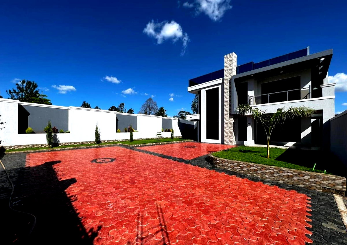 4BR Villa with Pool & Clubhouse on Kamiti Road - Kiambu