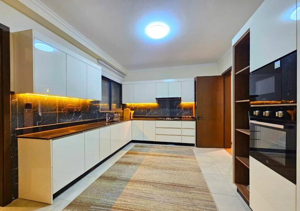 5BR Luxury Apartment with High-Speed Lifts & Gym - Kileleshwa