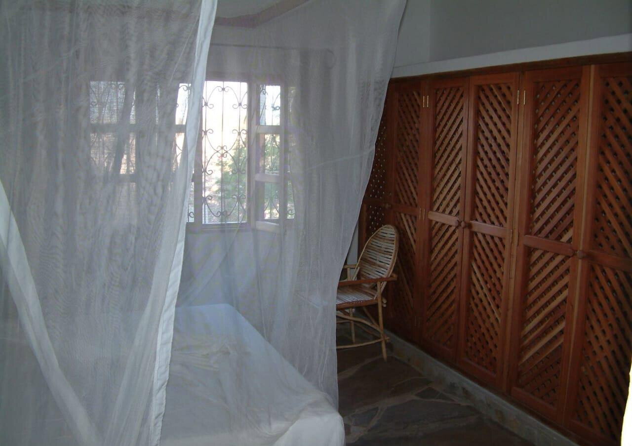 3BR Makuti-Roof Villa with Pool Access – Casuarina, Malindi