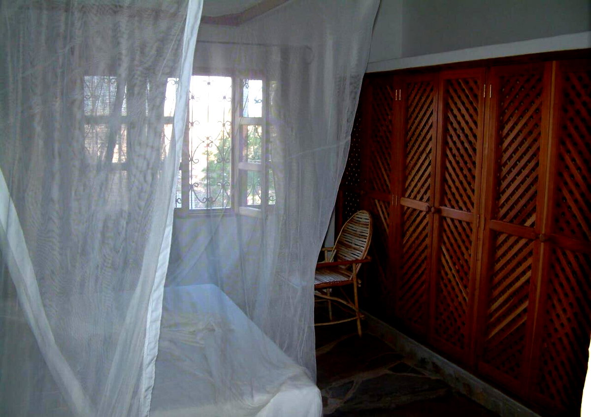 3BR Makuti-Roof Villa with Pool Access – Casuarina, Malindi