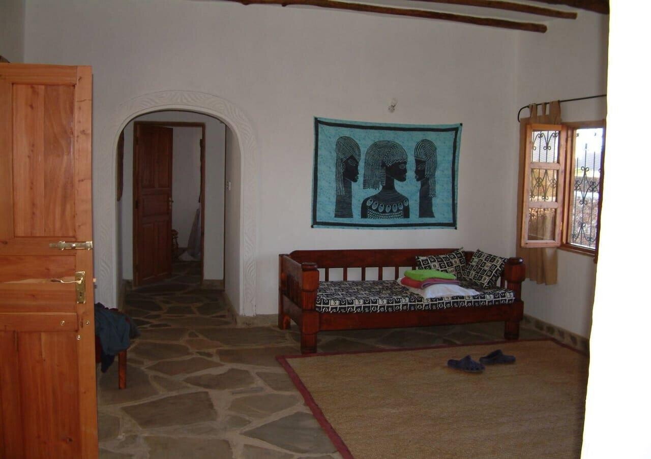 3BR Makuti-Roof Villa with Pool Access – Casuarina, Malindi