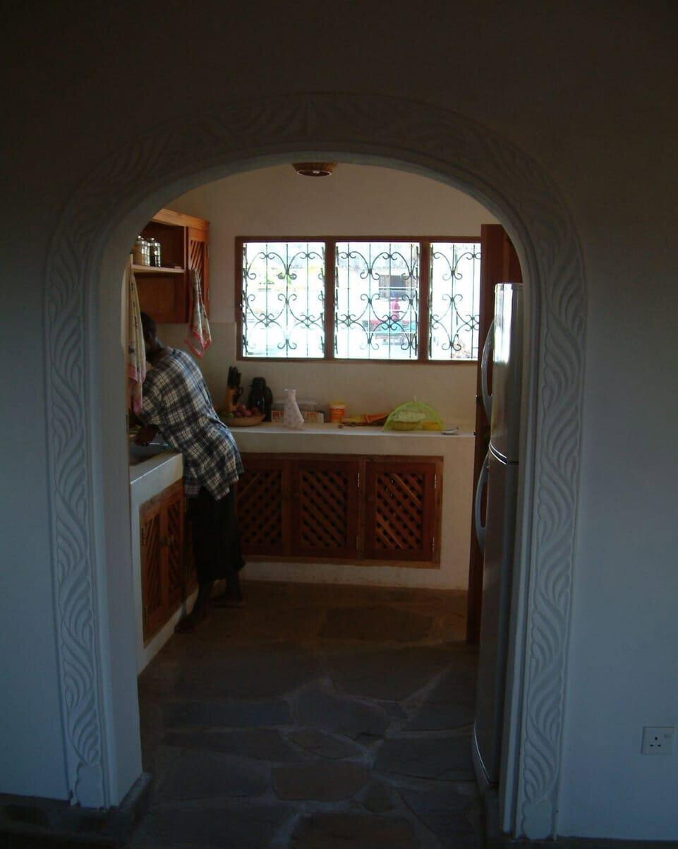 3BR Makuti-Roof Villa with Pool Access – Casuarina, Malindi