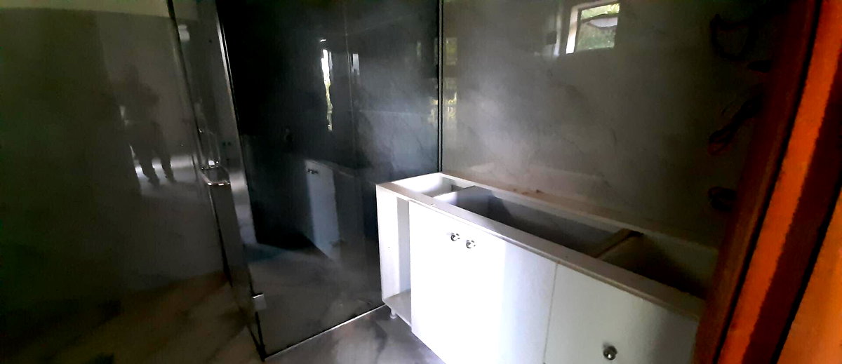 6-Ensuite Townhouse with Fireplace & DSQ - Westlands