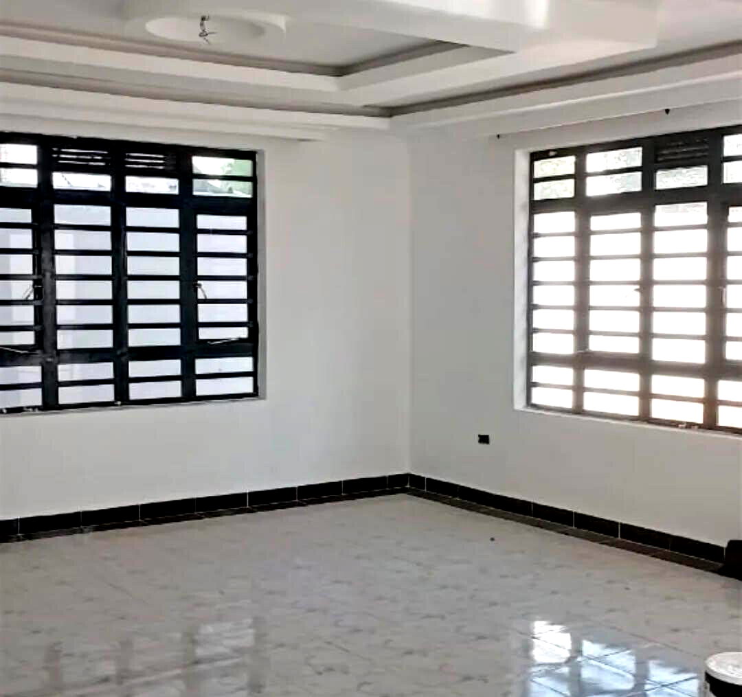 4BR All-Ensuite Townhouse with DSQ & 20K Tank - Membley