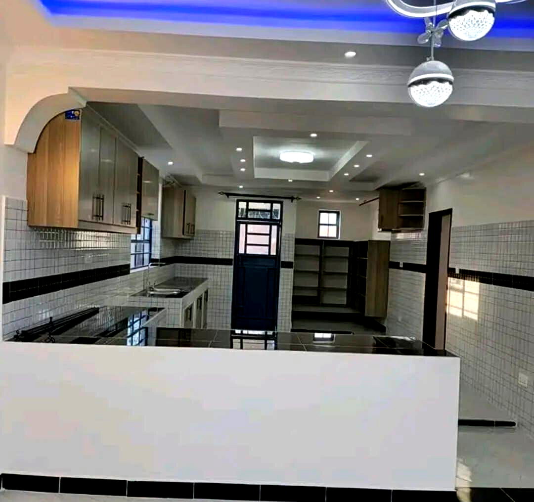 4BR All-Ensuite Townhouse with DSQ & 20K Tank - Membley