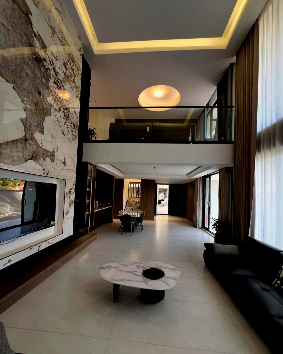 Smart 5BR Villa with Private Lift & Rooftop Terrace - Lavington