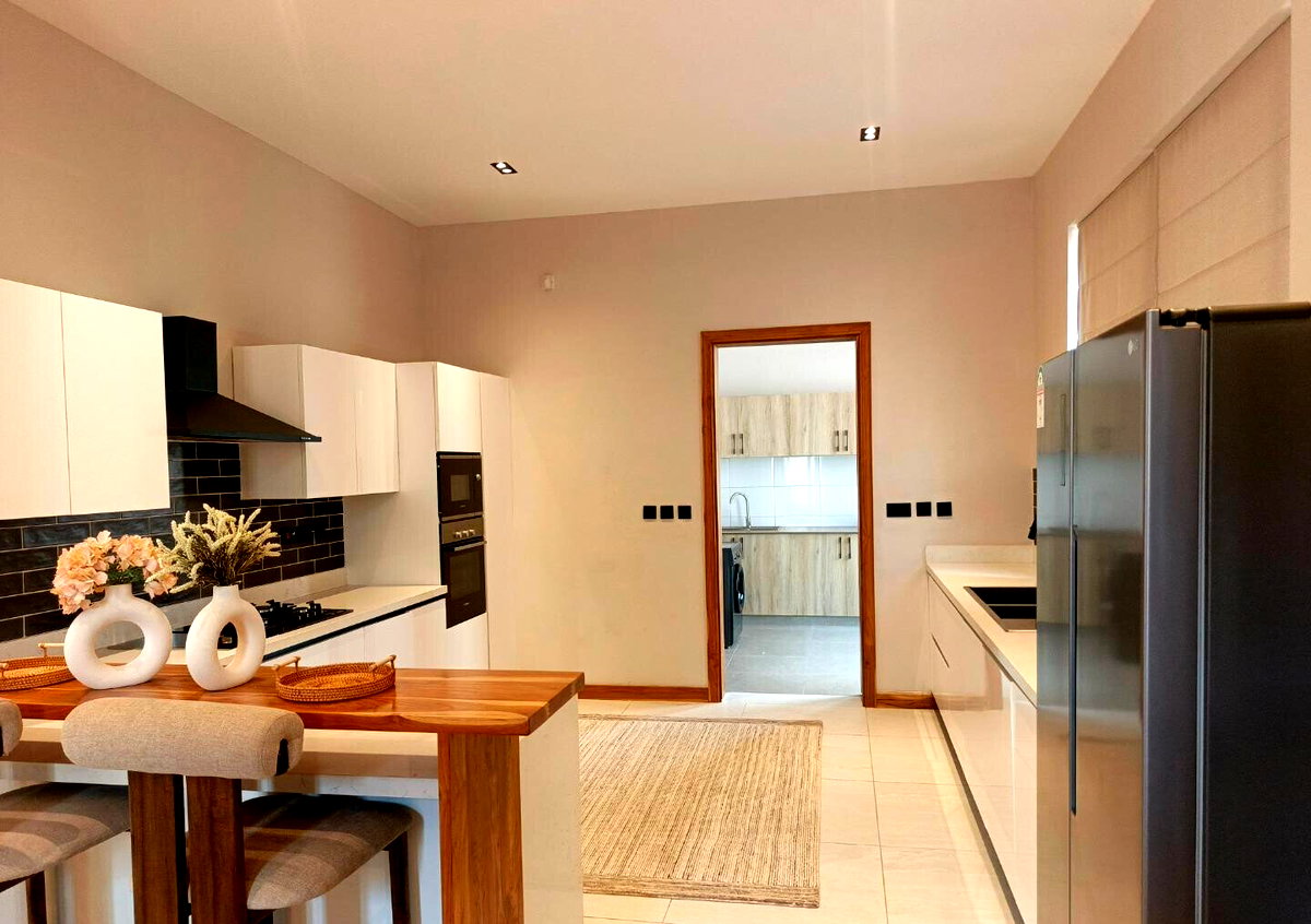 Luxury 4BR Townhouse with Private Garden & Pool Access - Loresho