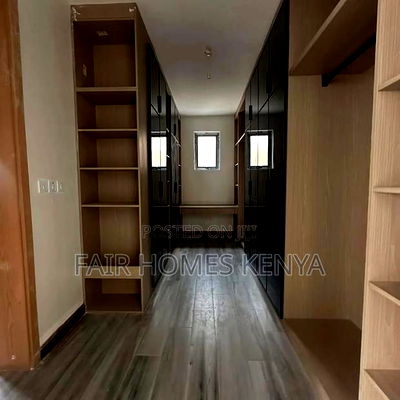 6bdrm Townhouse/Terrace in Convent Drive, Lavington for sale - Image 10