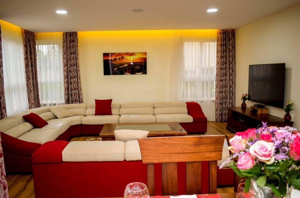 4BR Townhouse with Office & Garden - Runda