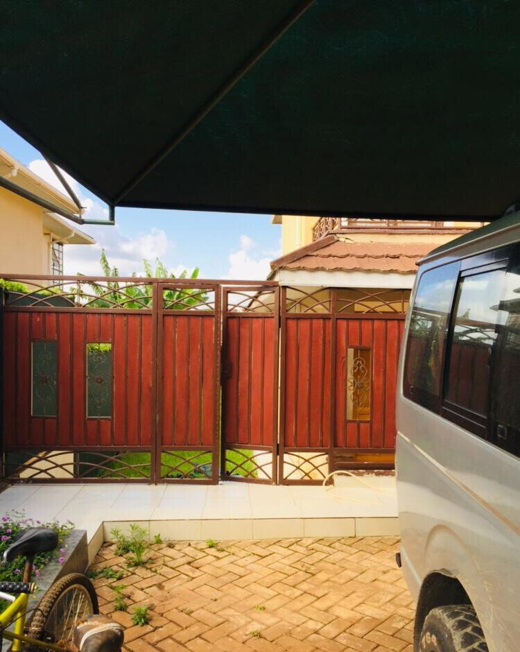 4BR All-Ensuite Townhouse in a Blue Zone Court - Runda