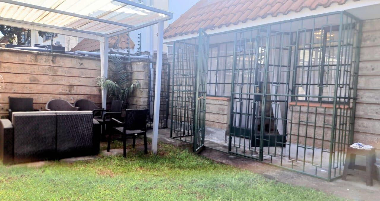 Remodeled 5BR Townhouse with Private Backyard - Kileleshwa