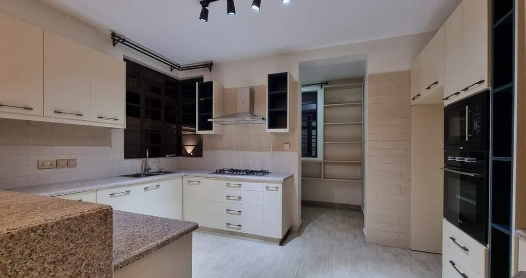 4BR Villa with Pool & Clubhouse Access - Membley, Ruiru