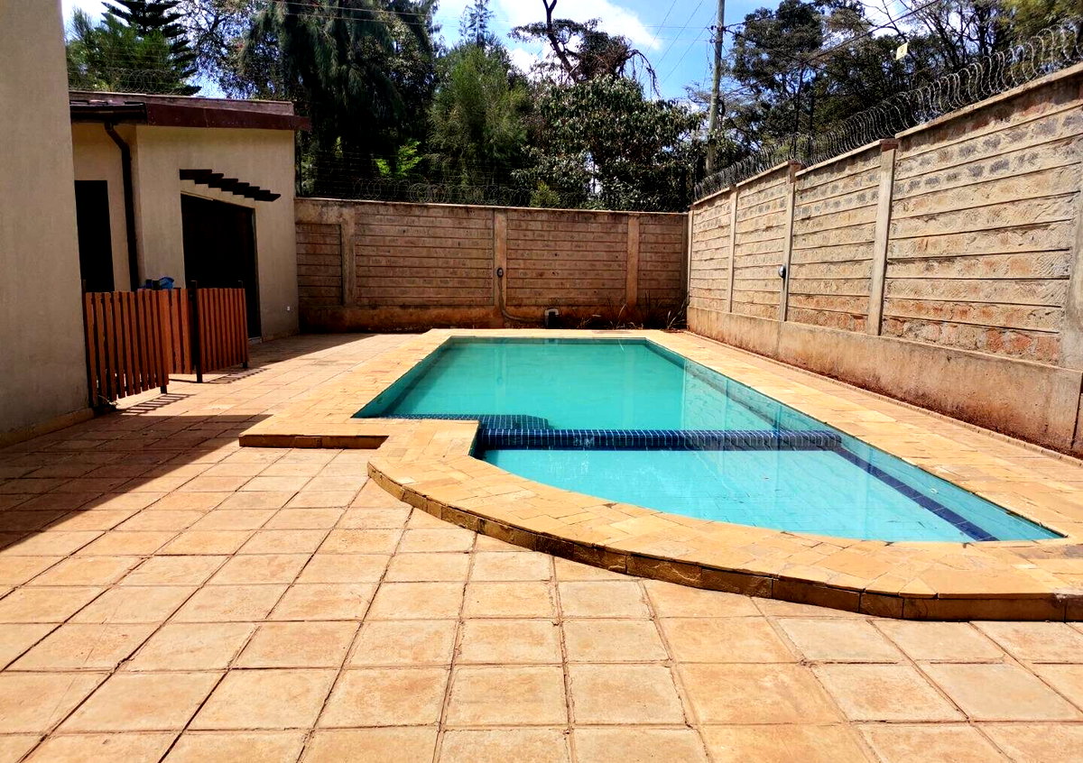 New 4-Bed Townhouse with Floor-to-Ceiling Windows – Karen