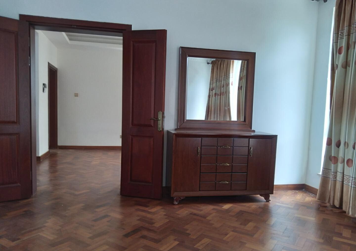 Spacious 5BR Townhouse on James Gichuru - Lavington