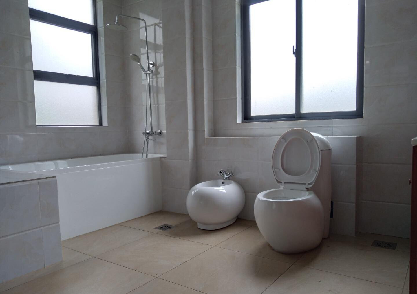 Spacious 5BR Townhouse on James Gichuru - Lavington