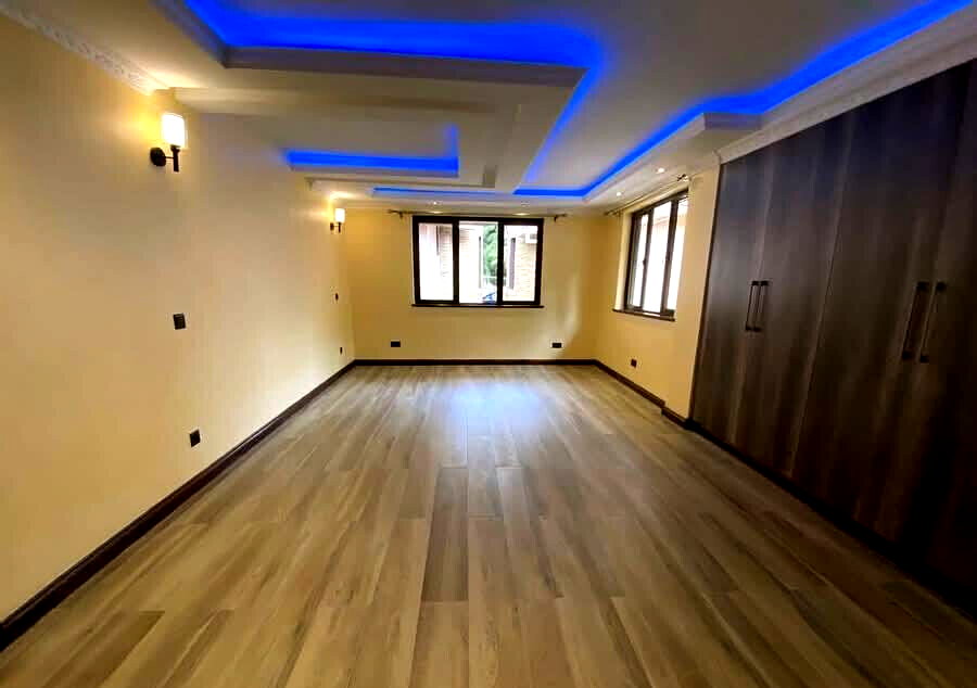 5-Ensuite Townhouse with Extra Lounge & Private Garden - Lavington