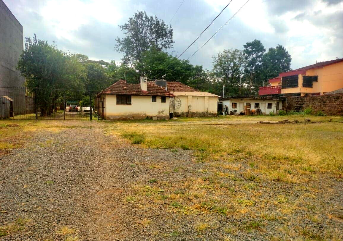 1 Acre Land with Garden and Parking - KSh 500M