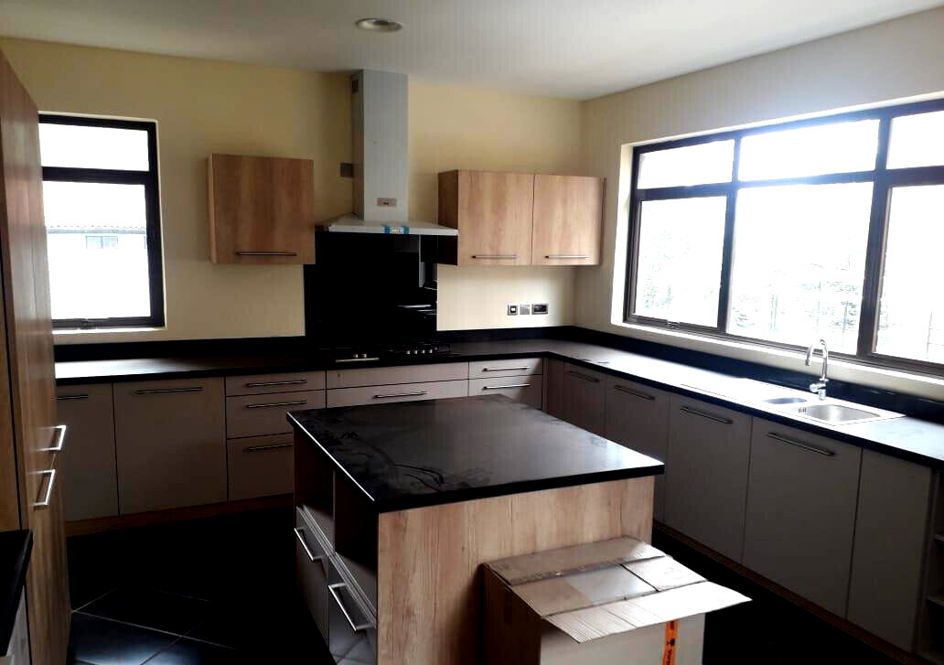 5-Ensuite Townhouse with Gym & Steam Room - Lavington