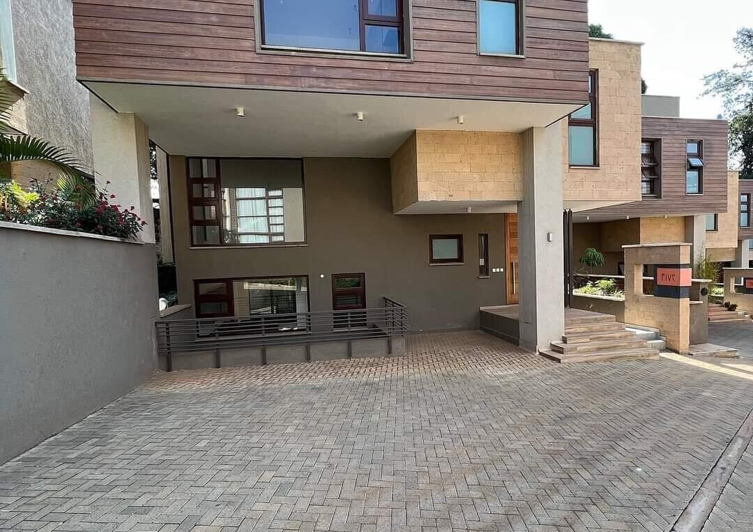 4 En-Suite Townhouse with Backup Generator - Lavington