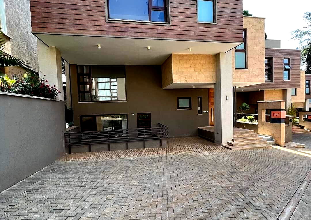 4 En-Suite Townhouse with Backup Generator - Lavington
