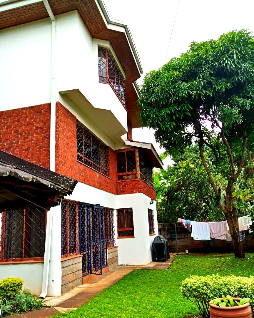 5-Ensuite Townhouse with DSQ & Private Garden - Westlands
