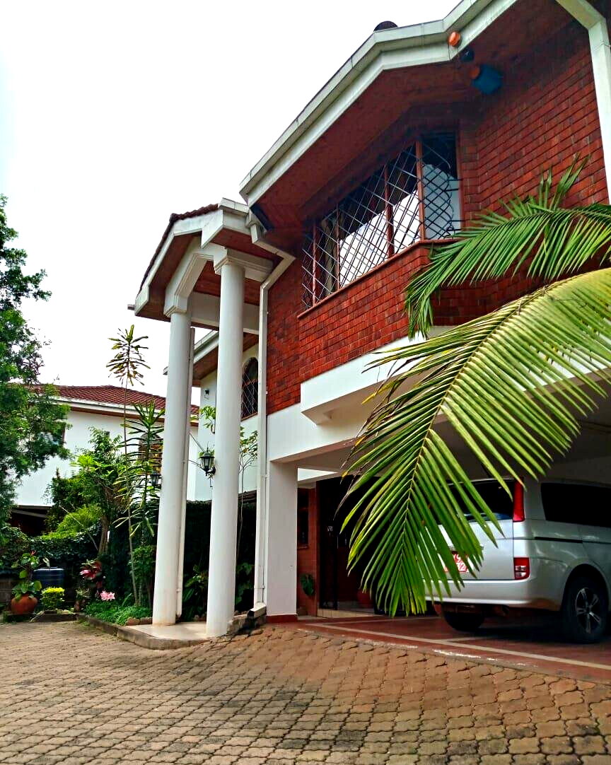 5-Ensuite Townhouse with DSQ & Private Garden - Westlands