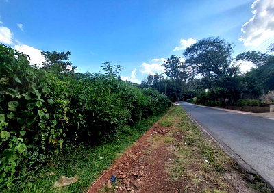 1-Acre Red Soil Plot on Tarmac – Thigiri Ridge