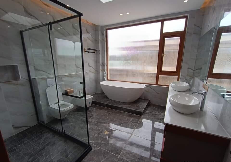 6-Ensuite Smart Villa with Lift & Home Office - Lavington