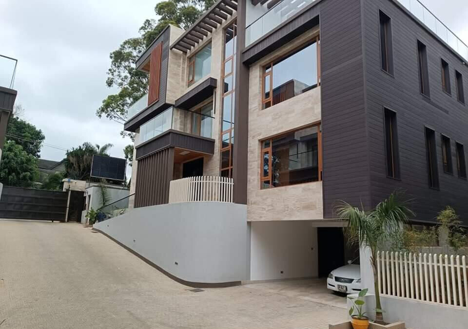 6-Ensuite Smart Villa with Lift & Home Office - Lavington