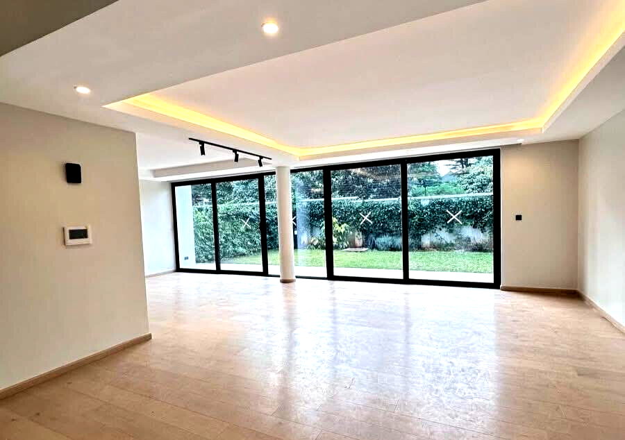 4-Ensuite Townhouse with DSQ & Backup Generator - Lavington