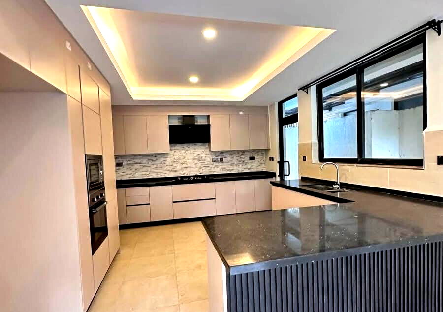 4-Ensuite Townhouse with DSQ & Backup Generator - Lavington