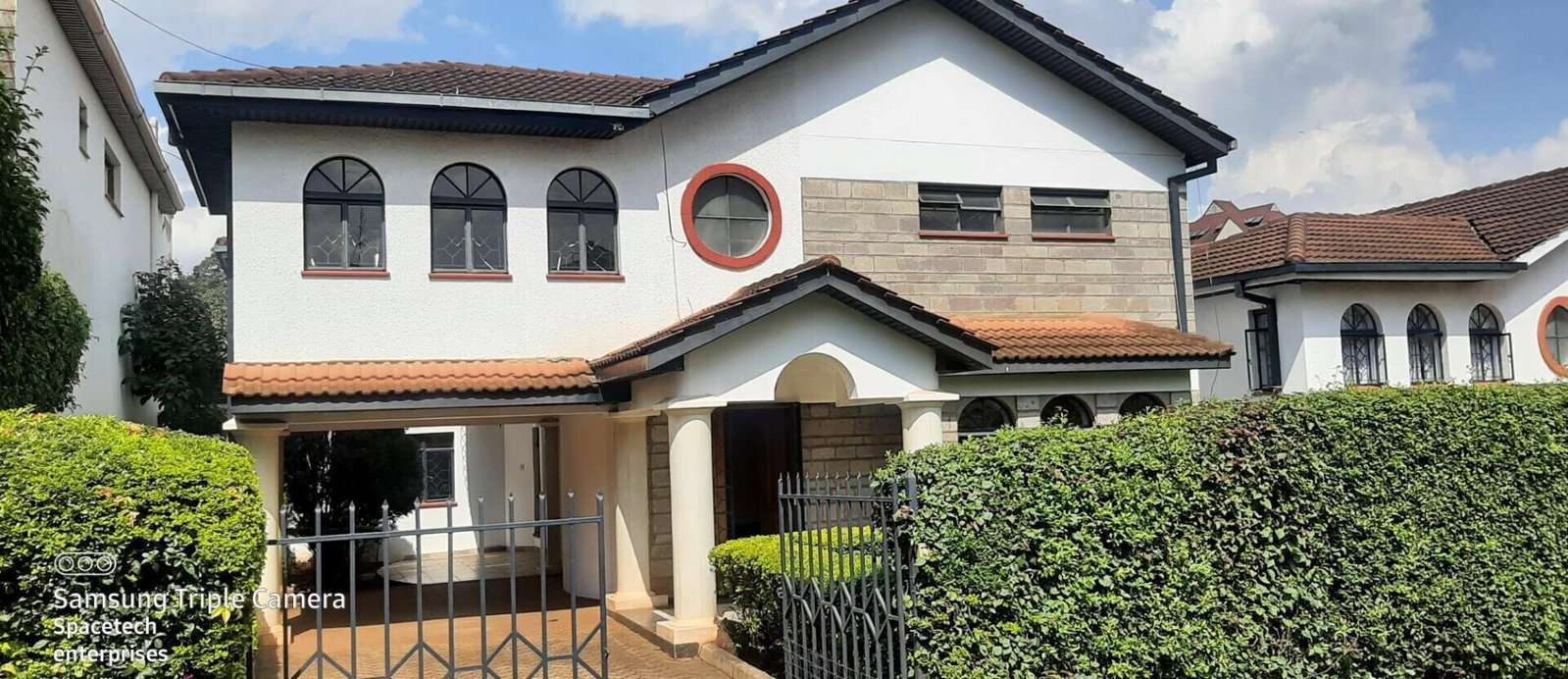 5-Bedroom Townhouse with Private Garden & DSQ - Westlands