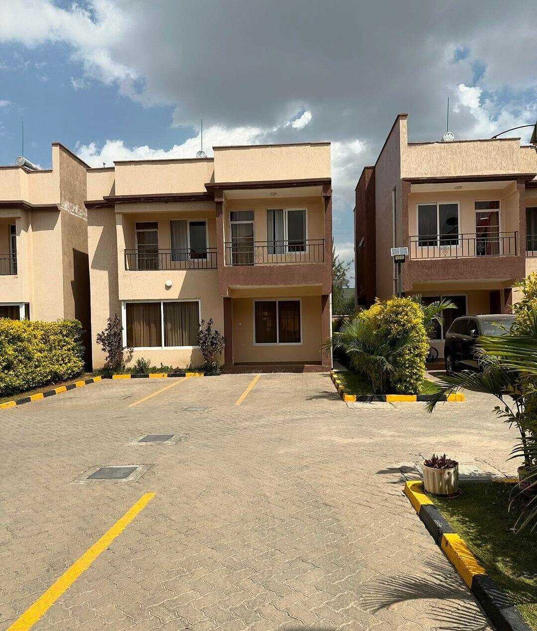 4BR En-Suite Townhouse with Rooftop Terrace - Syokimau