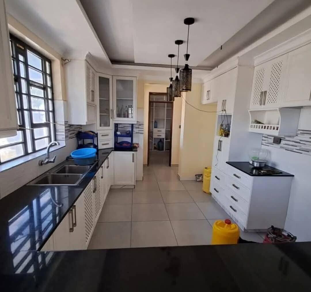 5BR Master En-Suite Townhouse with DSQ on 1/4 Acre - Katani