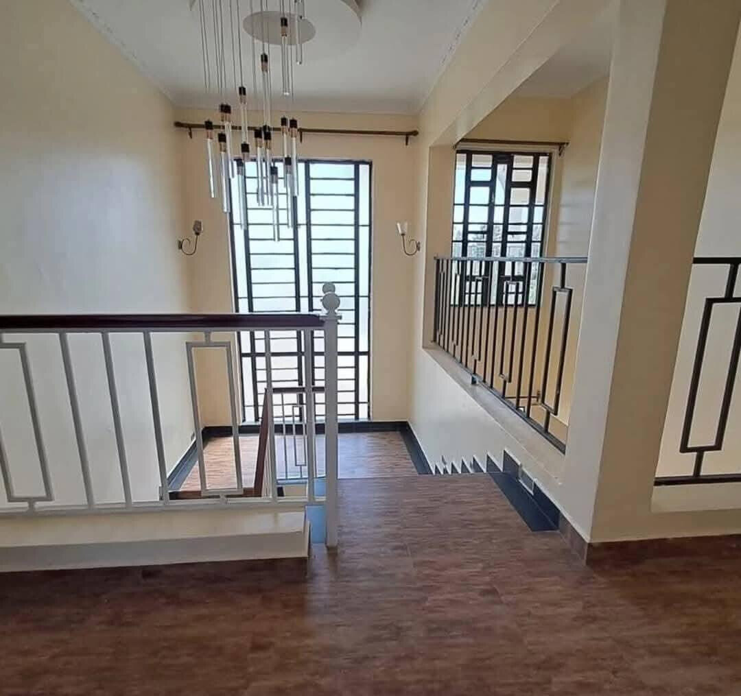 5BR Master En-Suite Townhouse with DSQ on 1/4 Acre - Katani