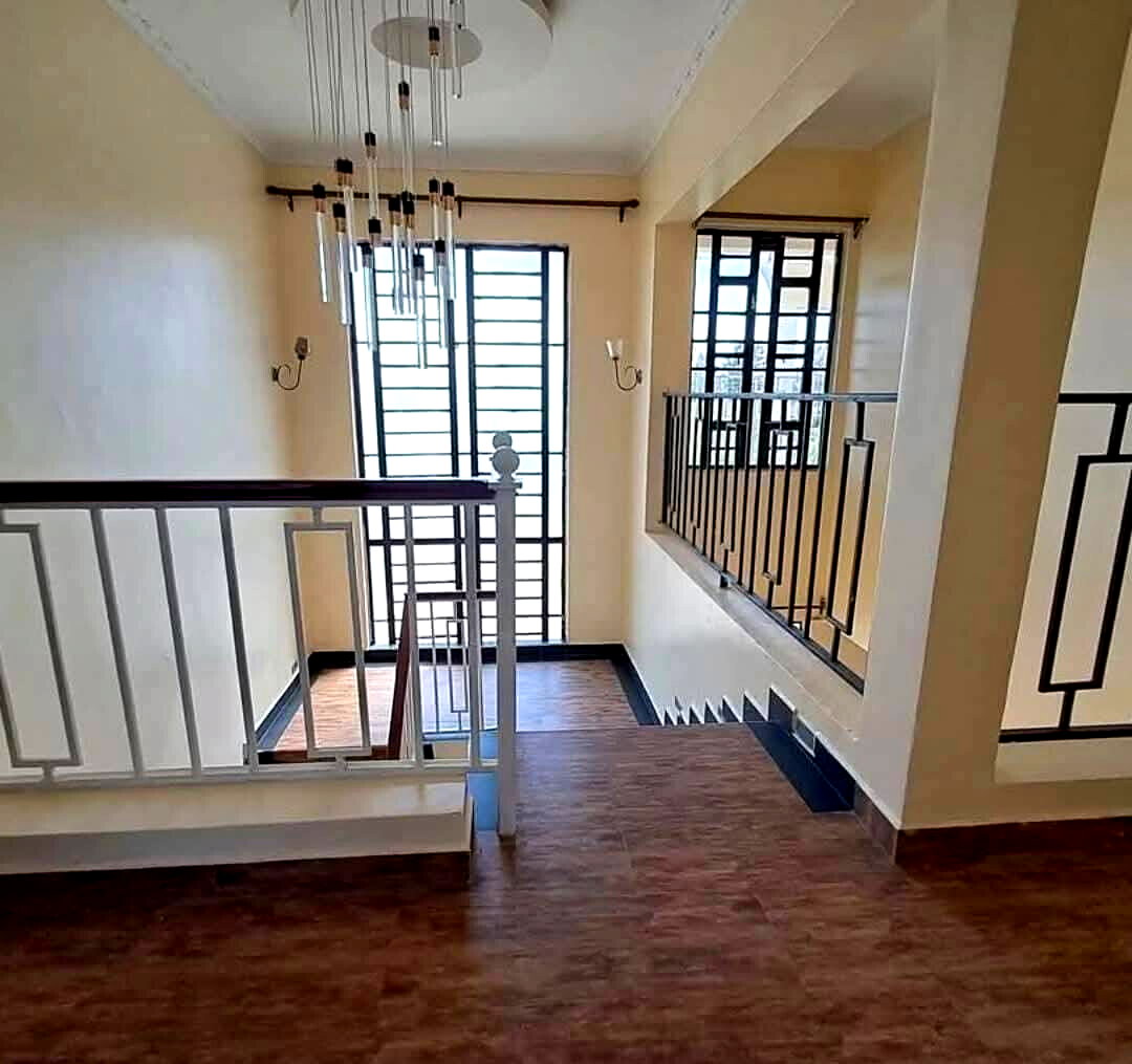 5BR Master En-Suite Townhouse with DSQ on 1/4 Acre - Katani
