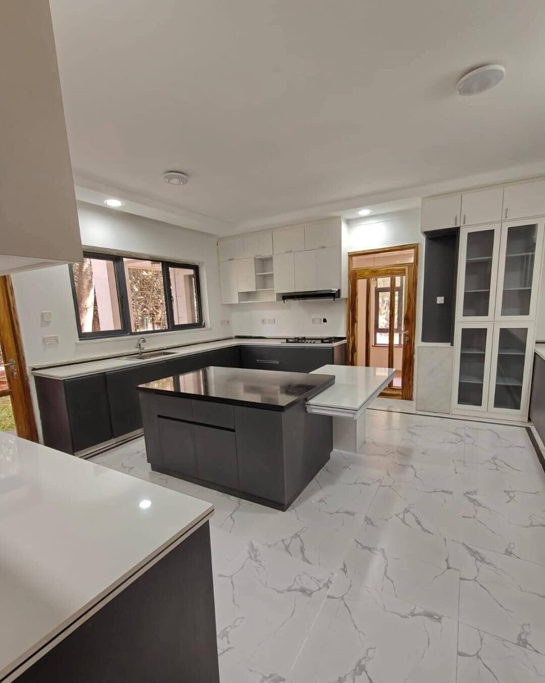 9-Ensuite Villa with Sauna & Staff Quarters - Lavington