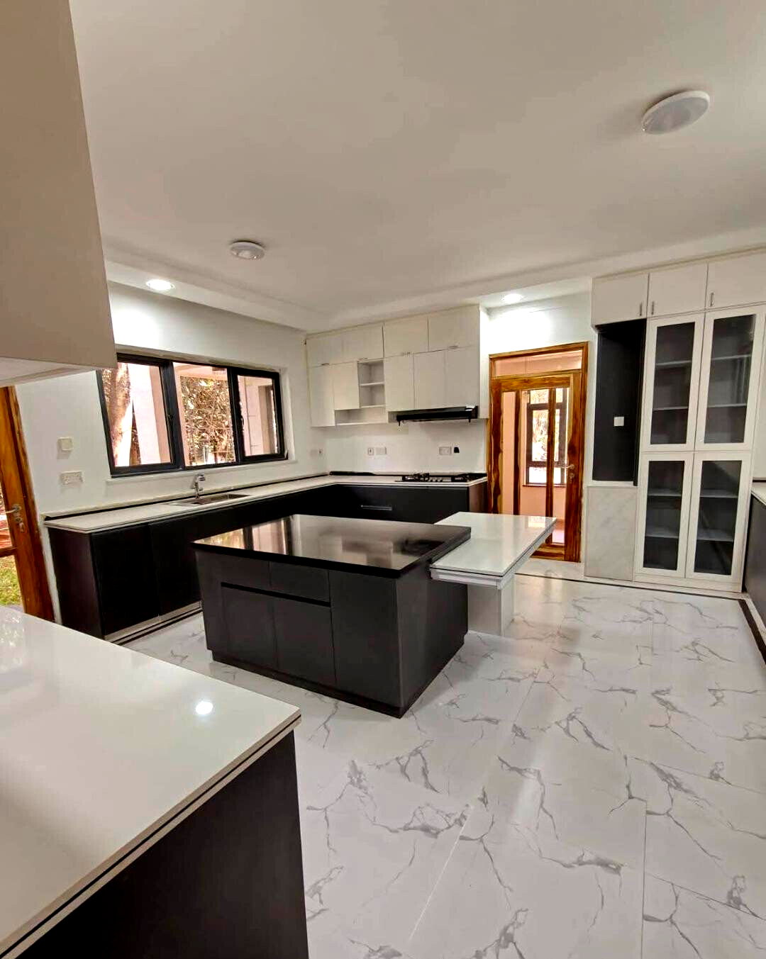 9-Ensuite Villa with Sauna & Staff Quarters - Lavington