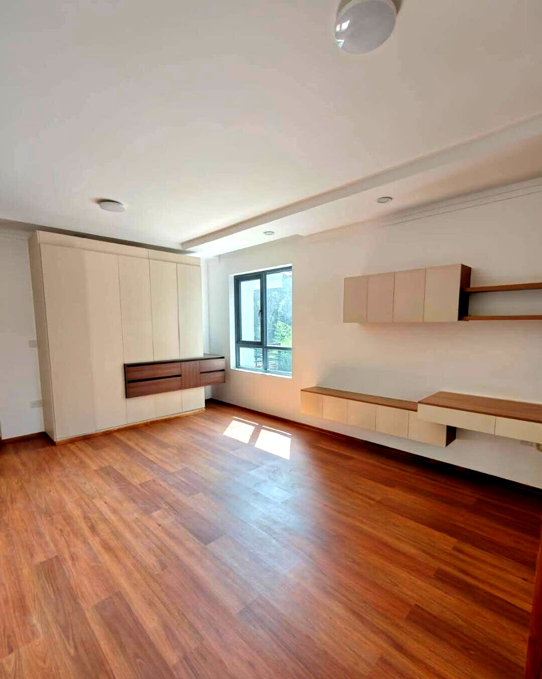 9-Ensuite Villa with Sauna & Staff Quarters - Lavington
