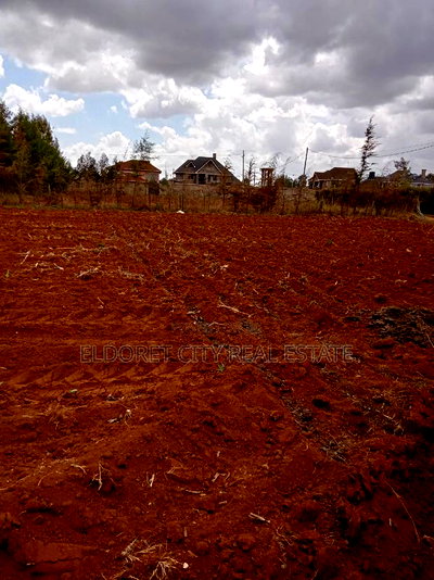 1/2 Acre Elgonview Upper With Title - Image 1