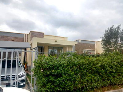 3bdrm Bungalow in Joska for rent - Image 2