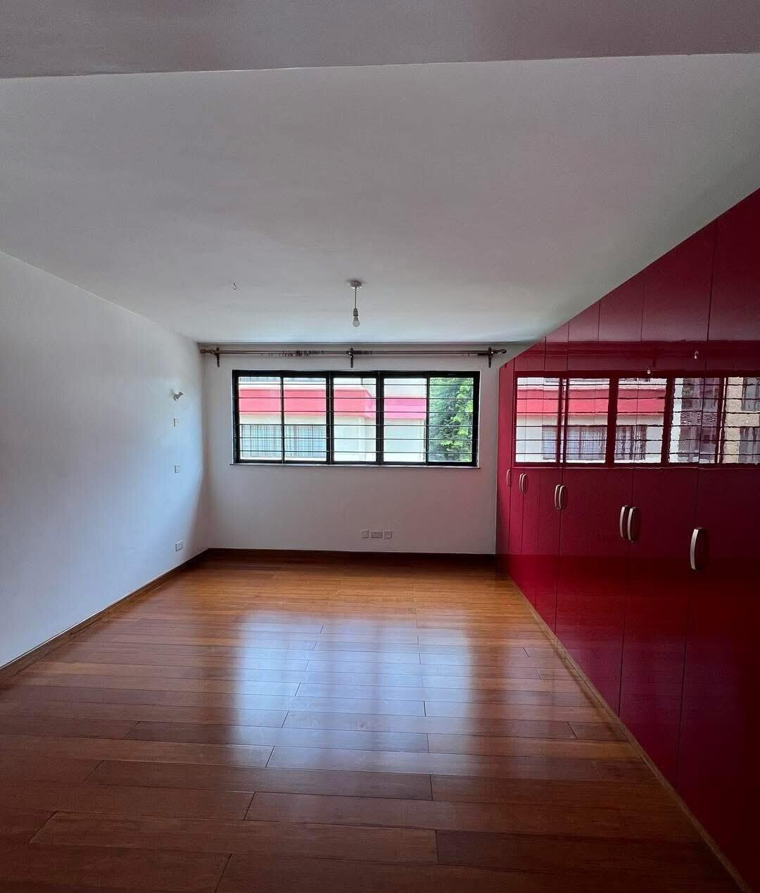 5-Ensuite Townhouse with DSQ & Private Backyard - Lavington