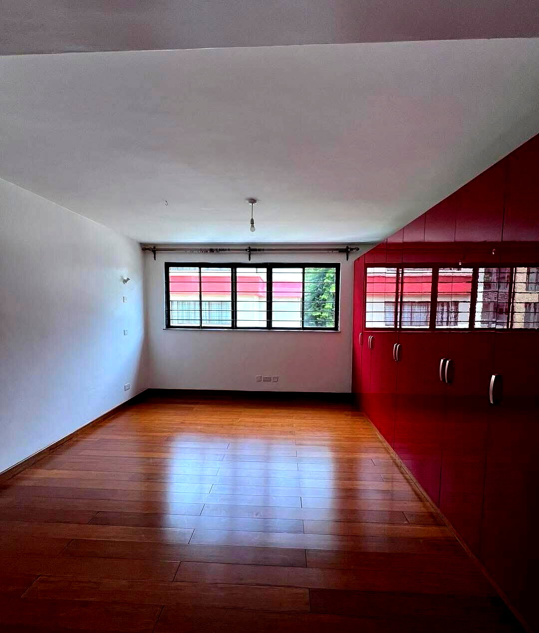 5-Ensuite Townhouse with DSQ & Private Backyard - Lavington