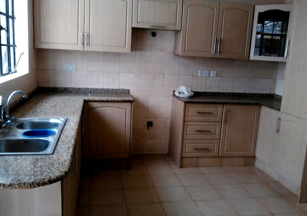 4BR All-Ensuite Townhouse with Fireplace & DSQ - Lavington