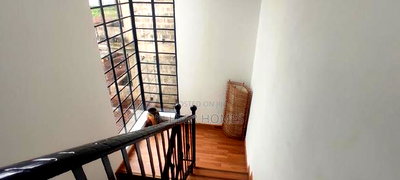 4bdrm Townhouse/Terrace in Kentmere, Banana for sale - Image 8
