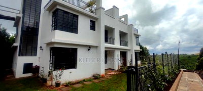 4bdrm Townhouse/Terrace in Kentmere, Banana for sale - Image 1