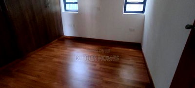 4bdrm Townhouse/Terrace in Kentmere, Banana for sale - Image 9