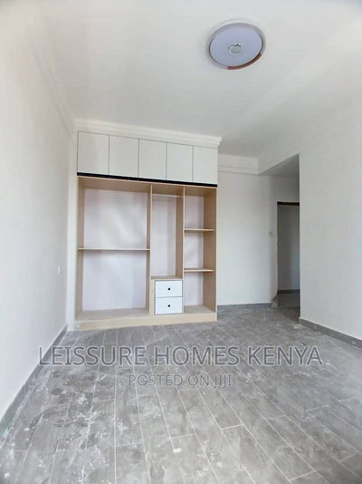 3bdrm Apartment in Gateway Mall Area for sale - Image 4