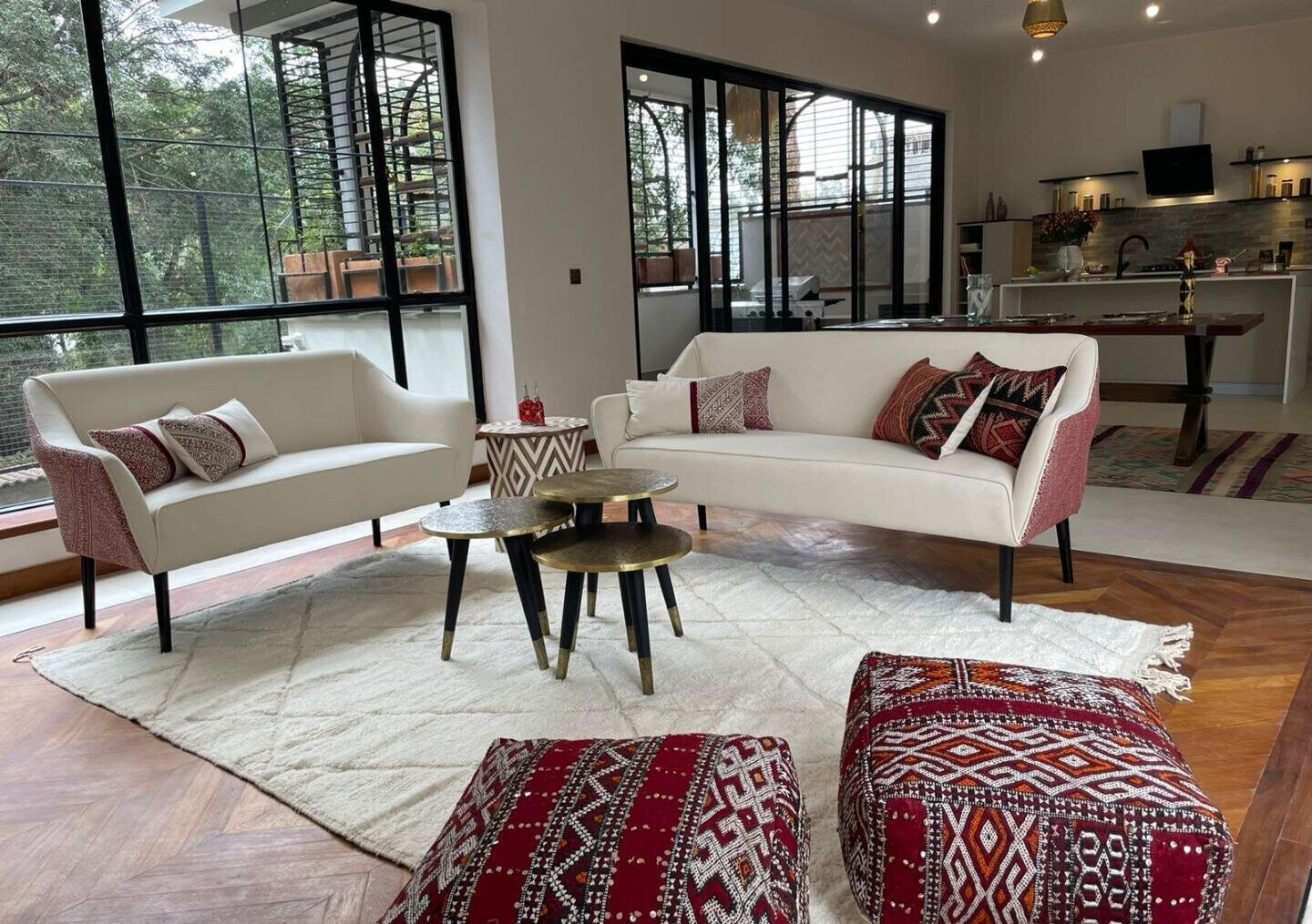 5-Ensuite Villa with Dip Pool & Courtyard - Lavington